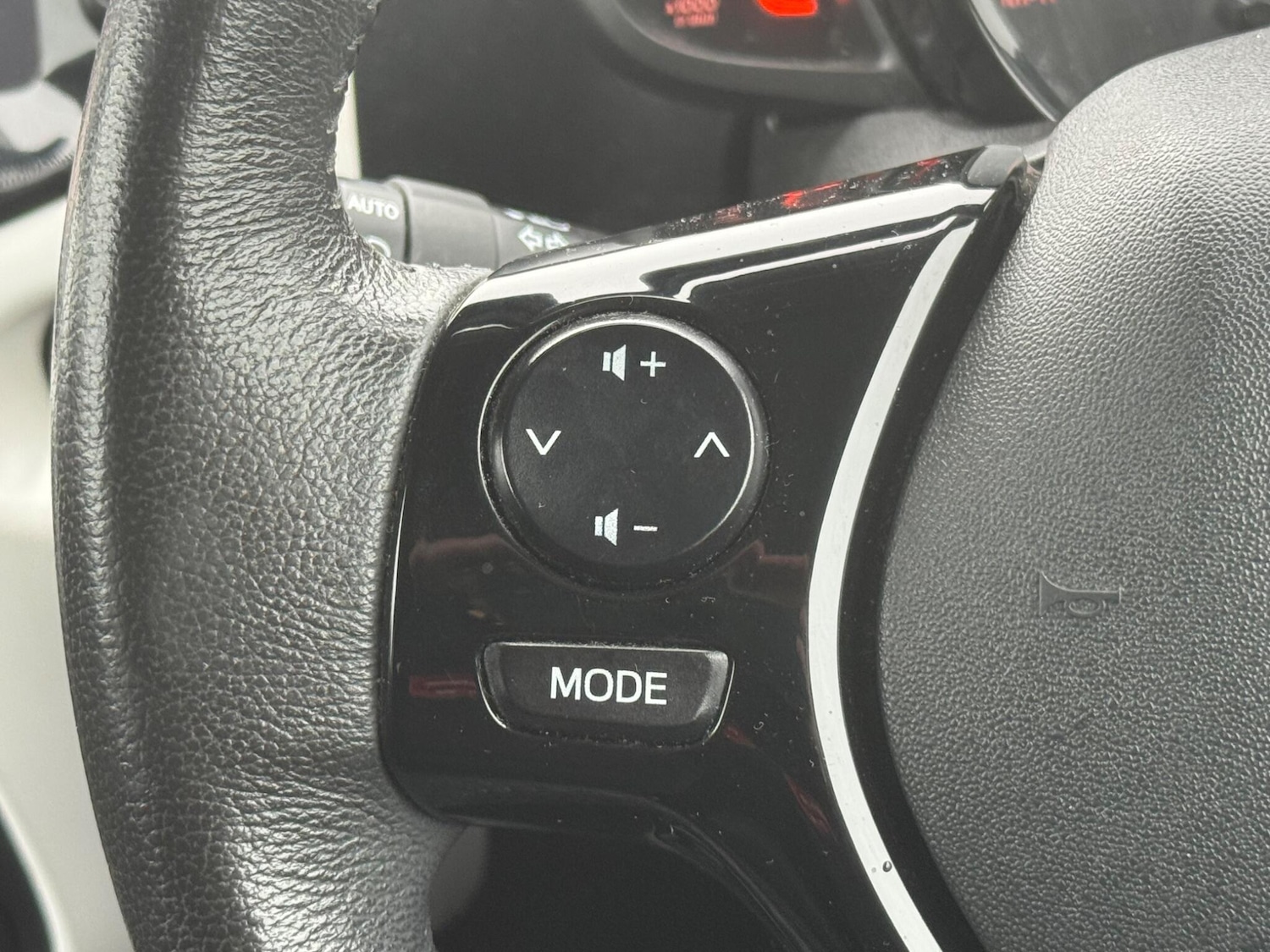 Used Peugeot 108 2014 for sale - 76361059: Photo 41