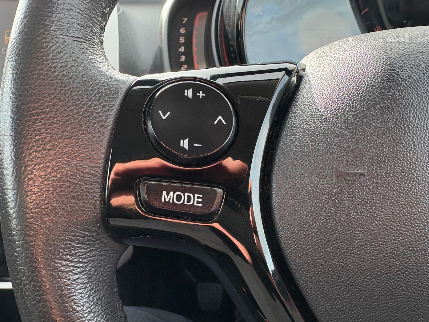 Used Peugeot 108 2014 for sale - 76361059: Photo 44