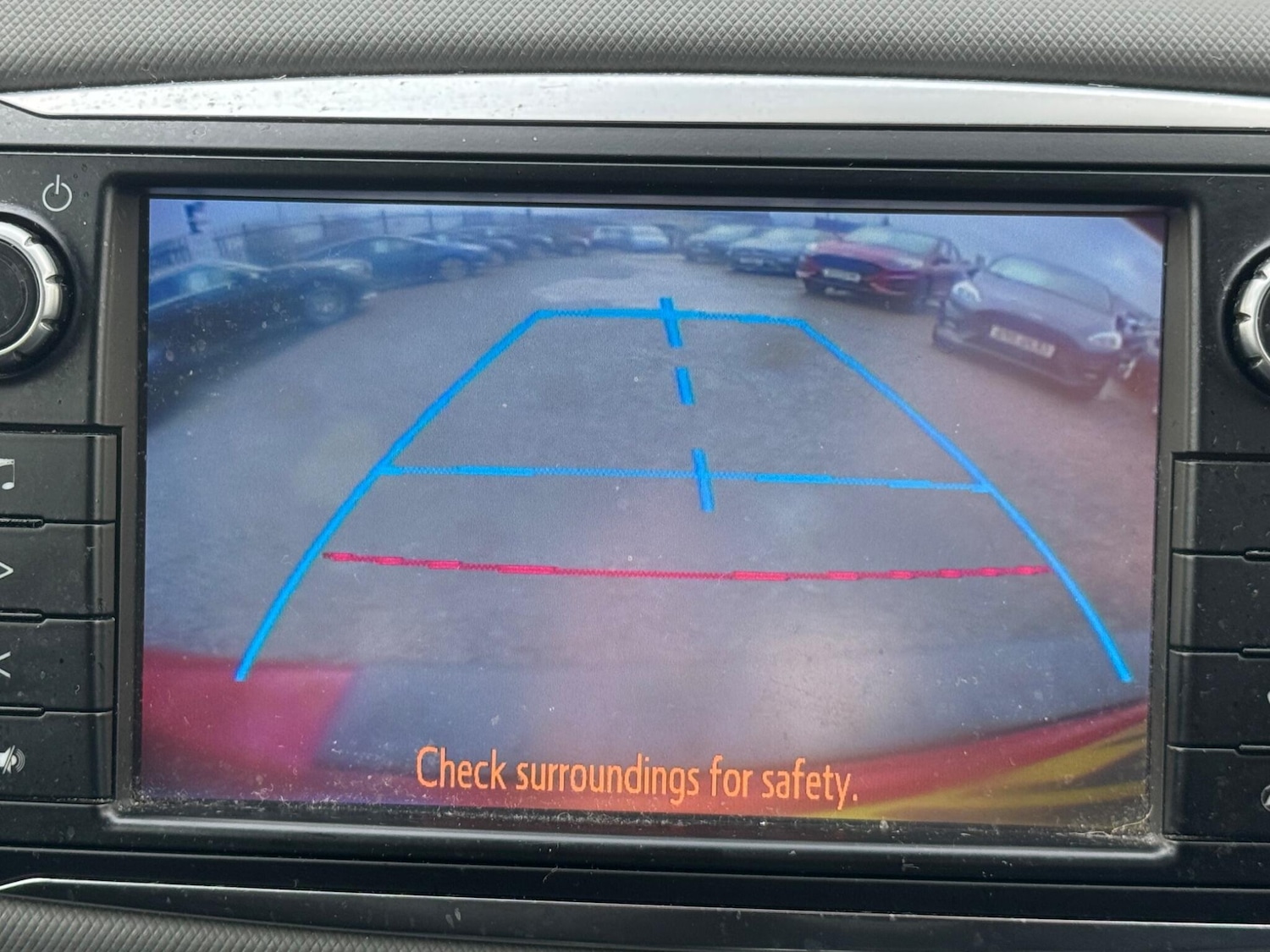 Used Toyota Yaris 2016 for sale - 77400572: Photo 2