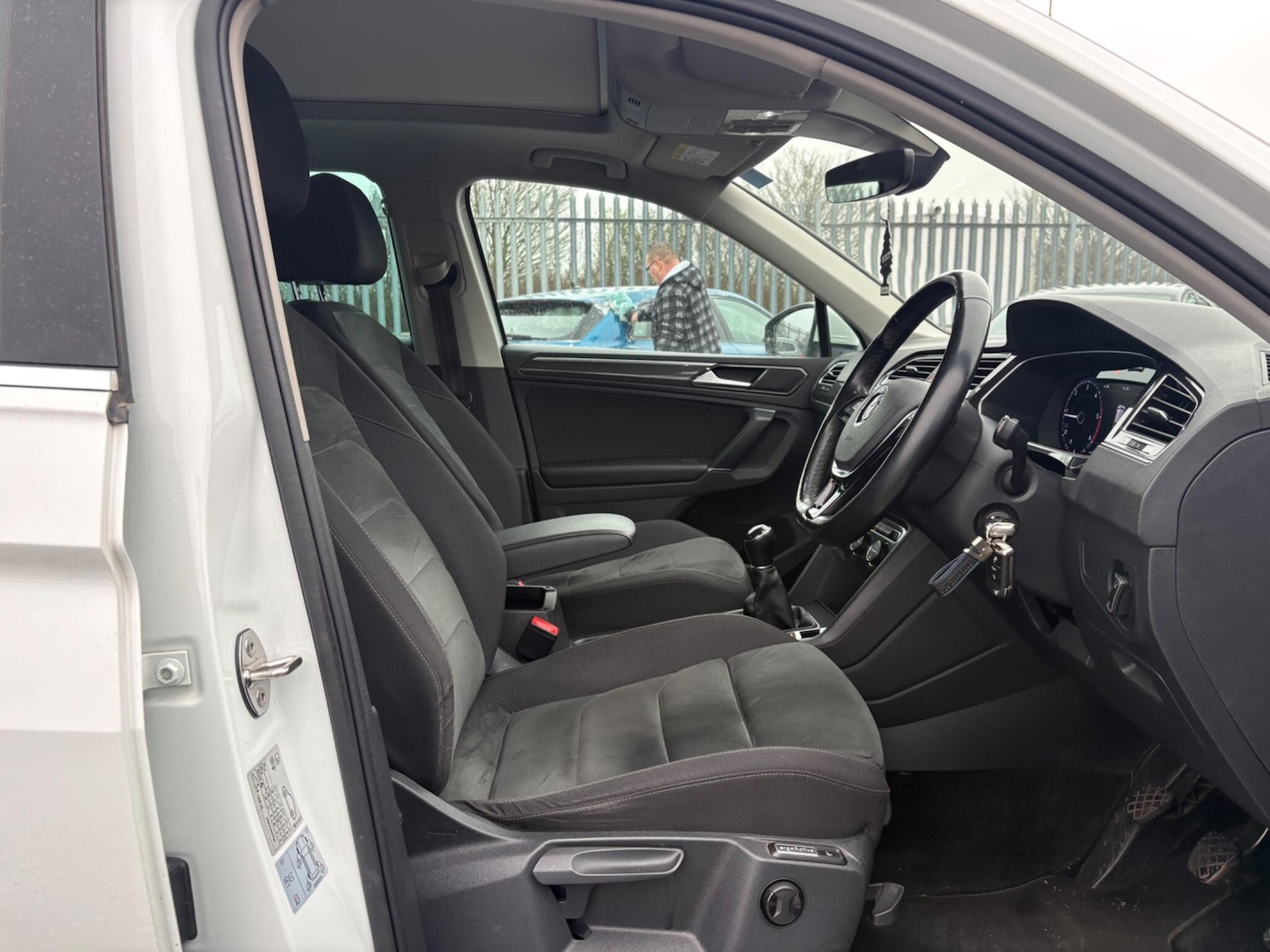 Used Volkswagen Tiguan 2017 for sale - 77793873: Photo 29