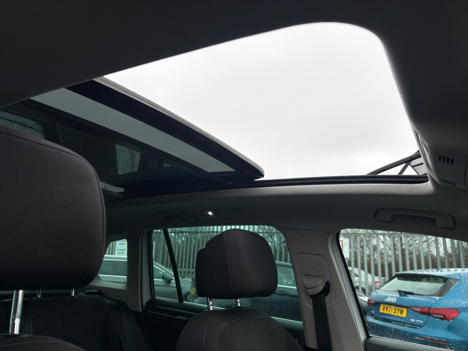 Used Volkswagen Tiguan 2017 for sale - 77793873: Photo 31