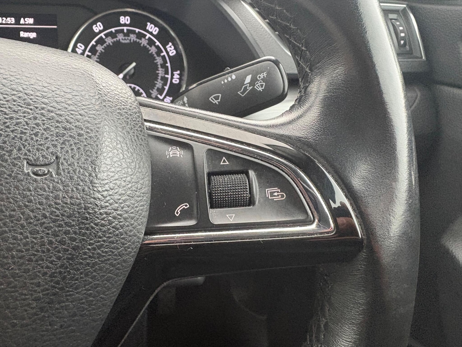 Used Skoda Superb 2017 for sale - 77143990: Photo 25