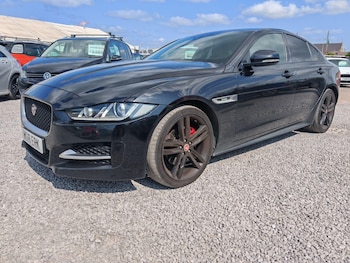 Used Jaguar XE 2018 for sale - 75520506: Photo