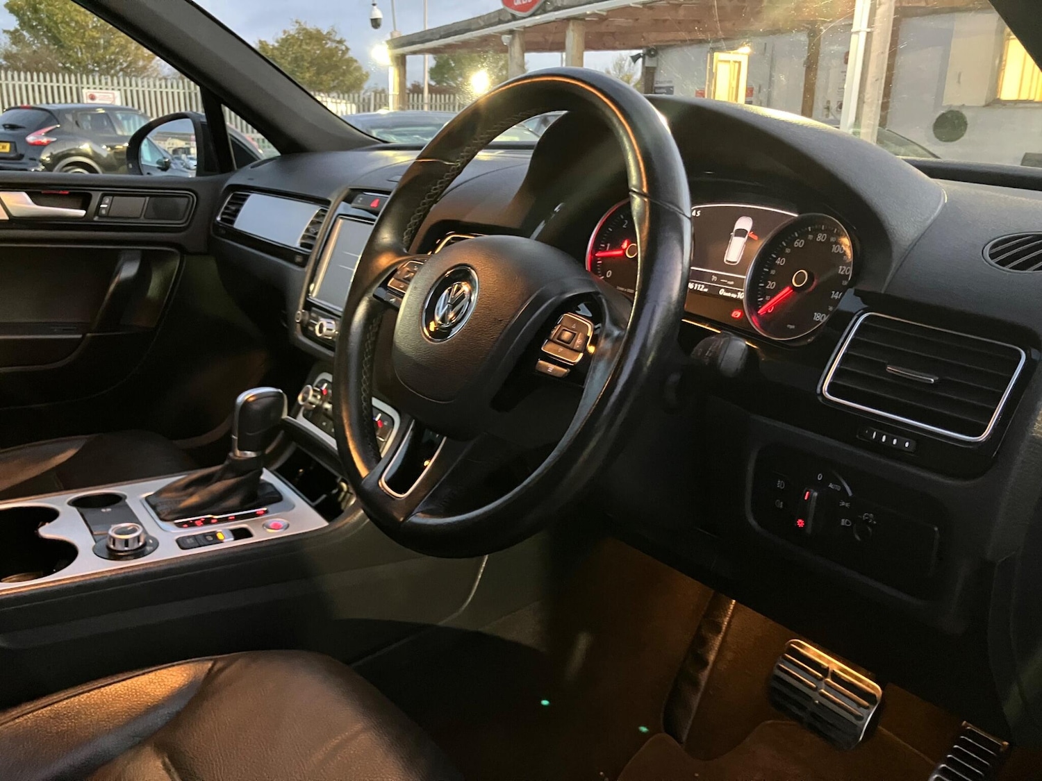 Used Volkswagen Touareg 2014 for sale - 76440514: Photo 16