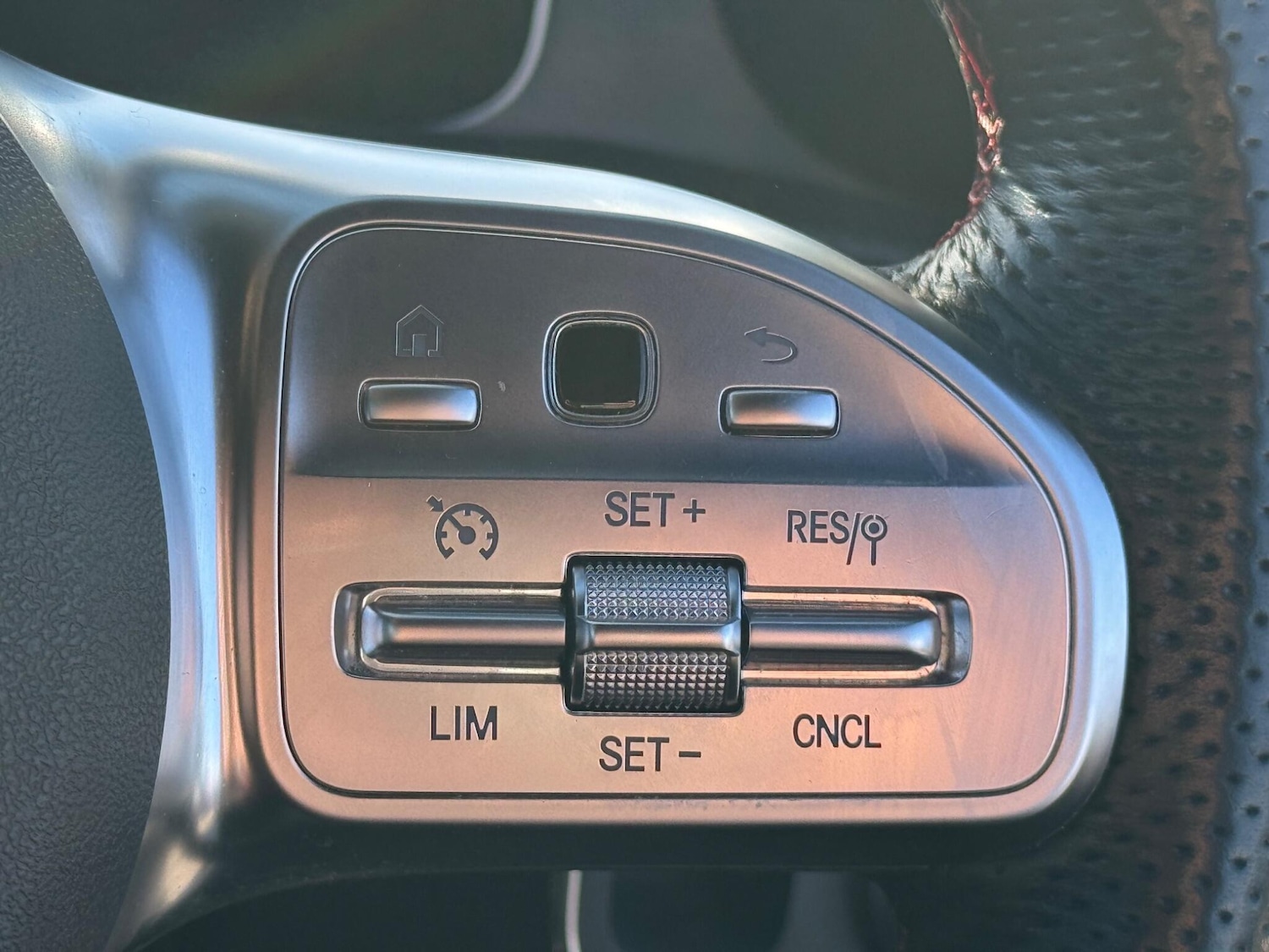 Used Mercedes-Benz A-Class 2018 for sale - 76432153: Photo 37