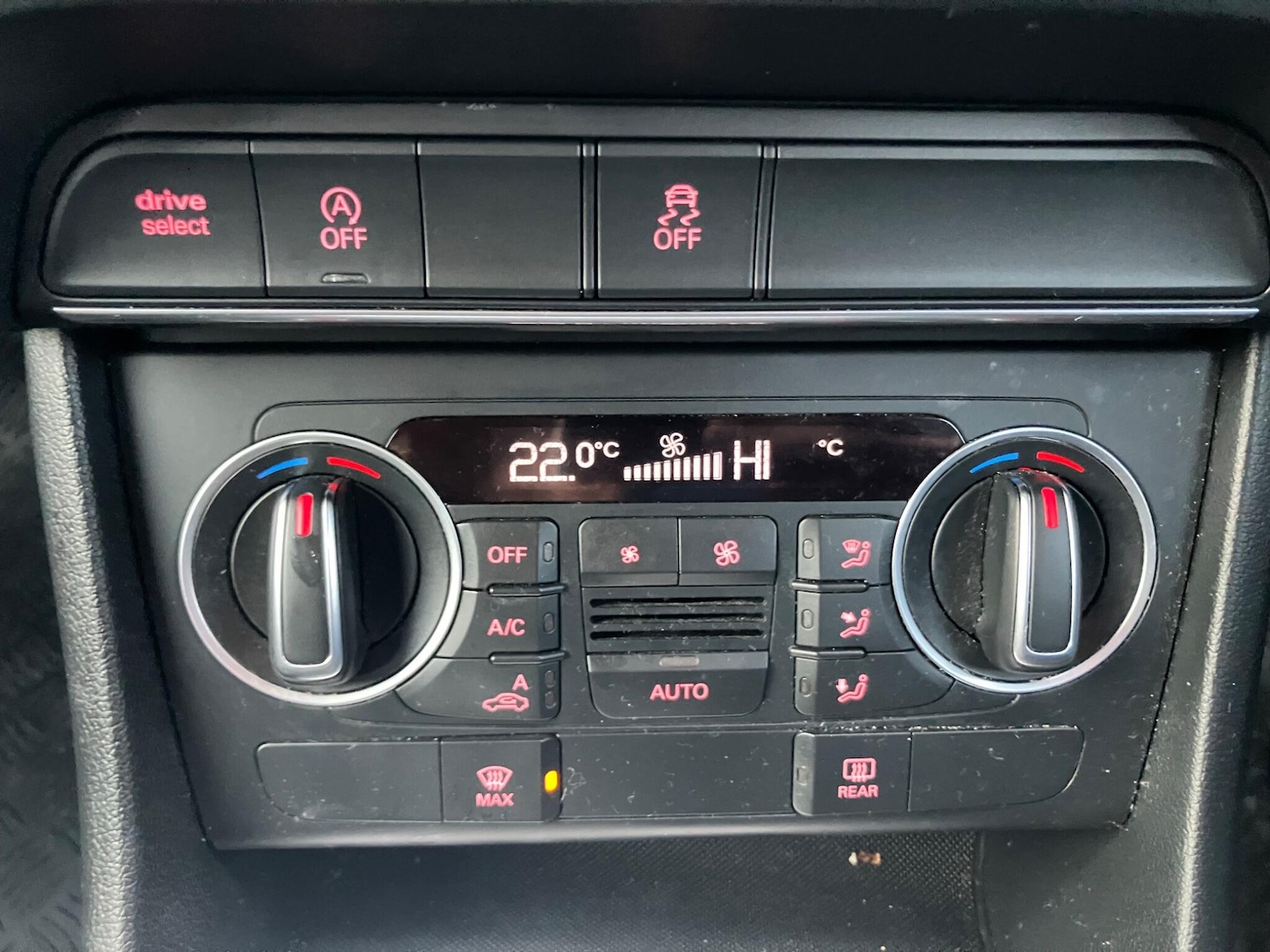 Used Audi Q3 2015 for sale - 76537952: Photo 33