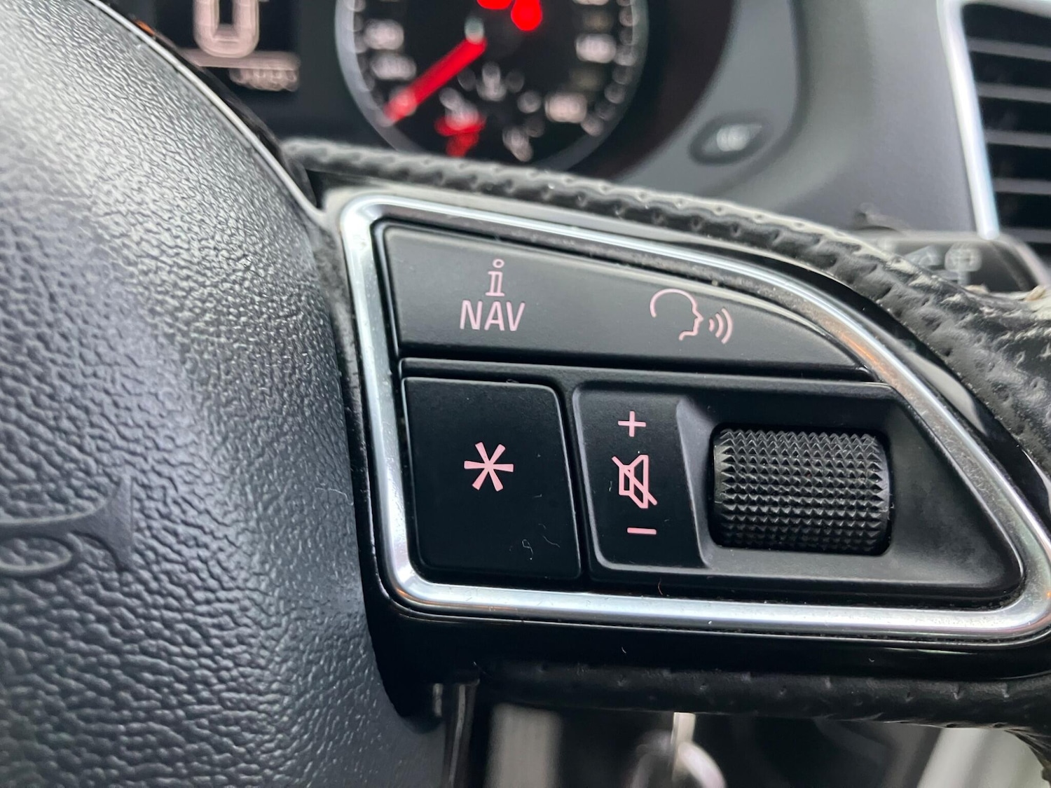 Used Audi Q3 2015 for sale - 76537952: Photo 35