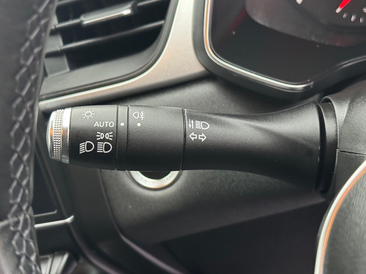 Used Renault Captur 2020 for sale - 76898879: Photo 30