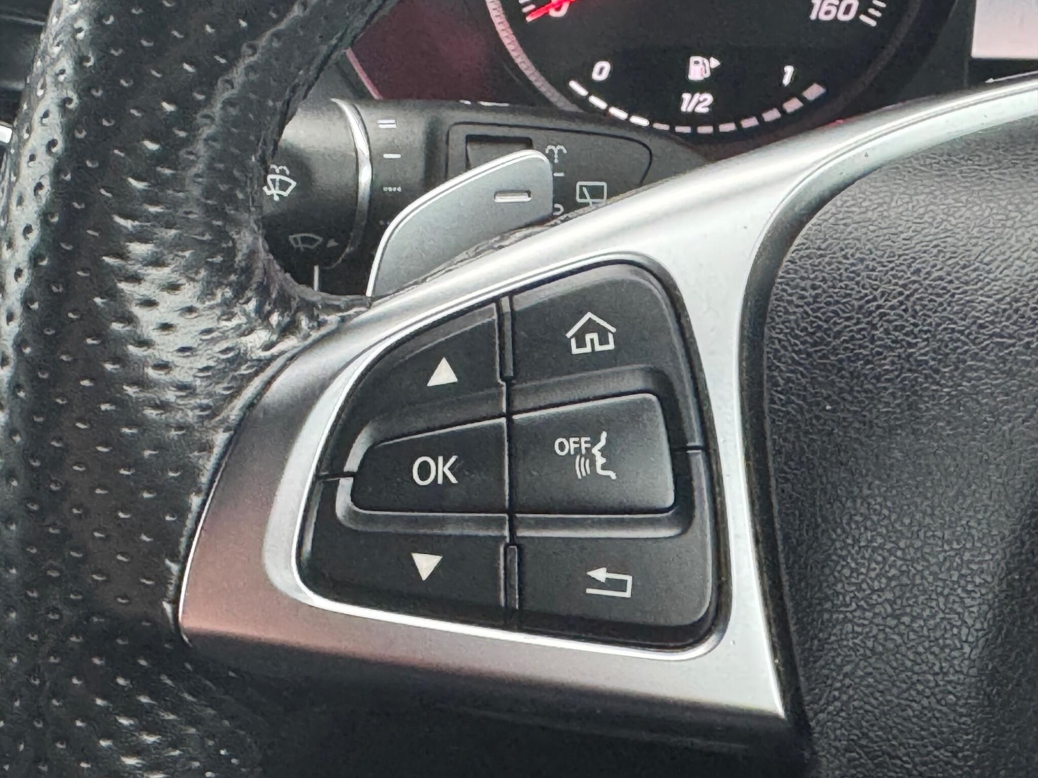 Used Mercedes-Benz GLC 2017 for sale - 77320876: Photo 34