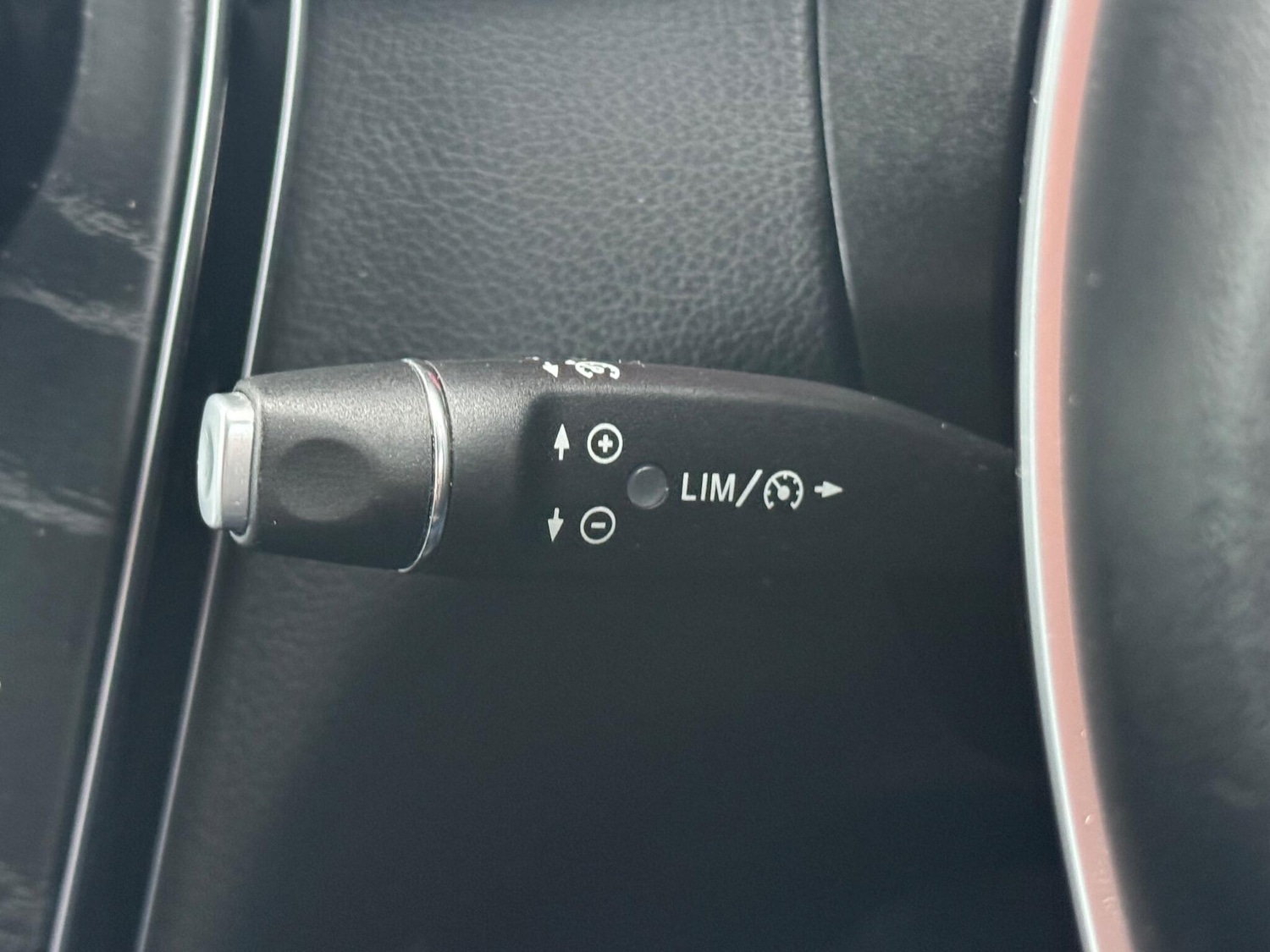 Used Mercedes-Benz GLC 2017 for sale - 77320876: Photo 35