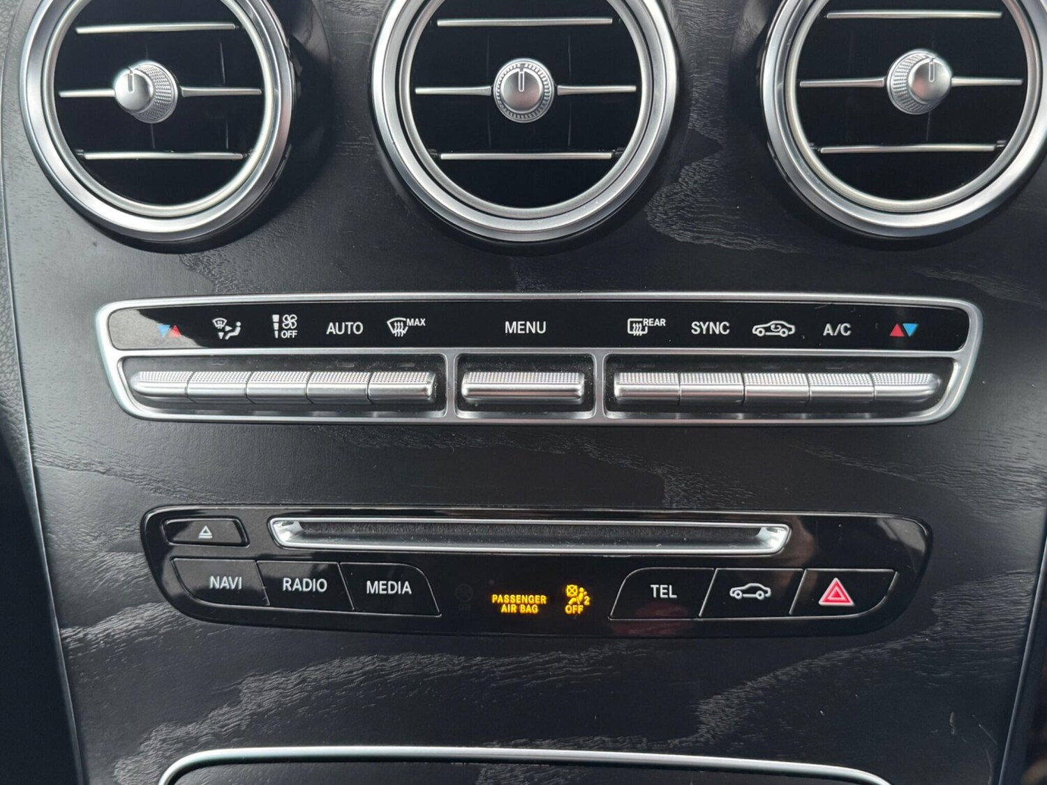 Used Mercedes-Benz GLC 2017 for sale - 77320876: Photo 50