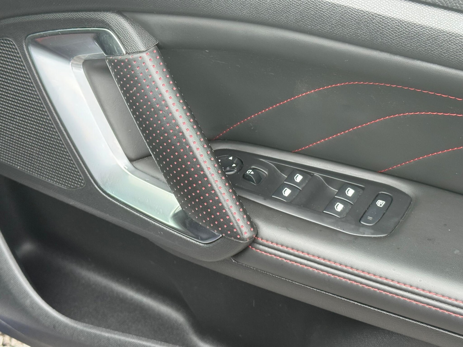 Used Peugeot 308 2017 for sale - 76424743: Photo 32