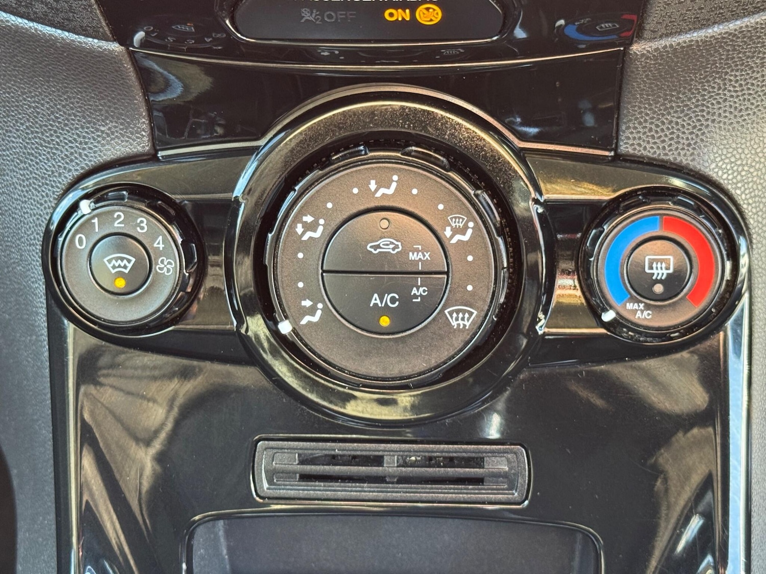 Used Ford Fiesta 2015 for sale - 77575323: Photo 34