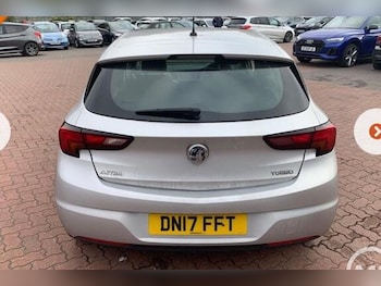 Used Vauxhall Astra 2017 for sale - 76240126: Photo 3
