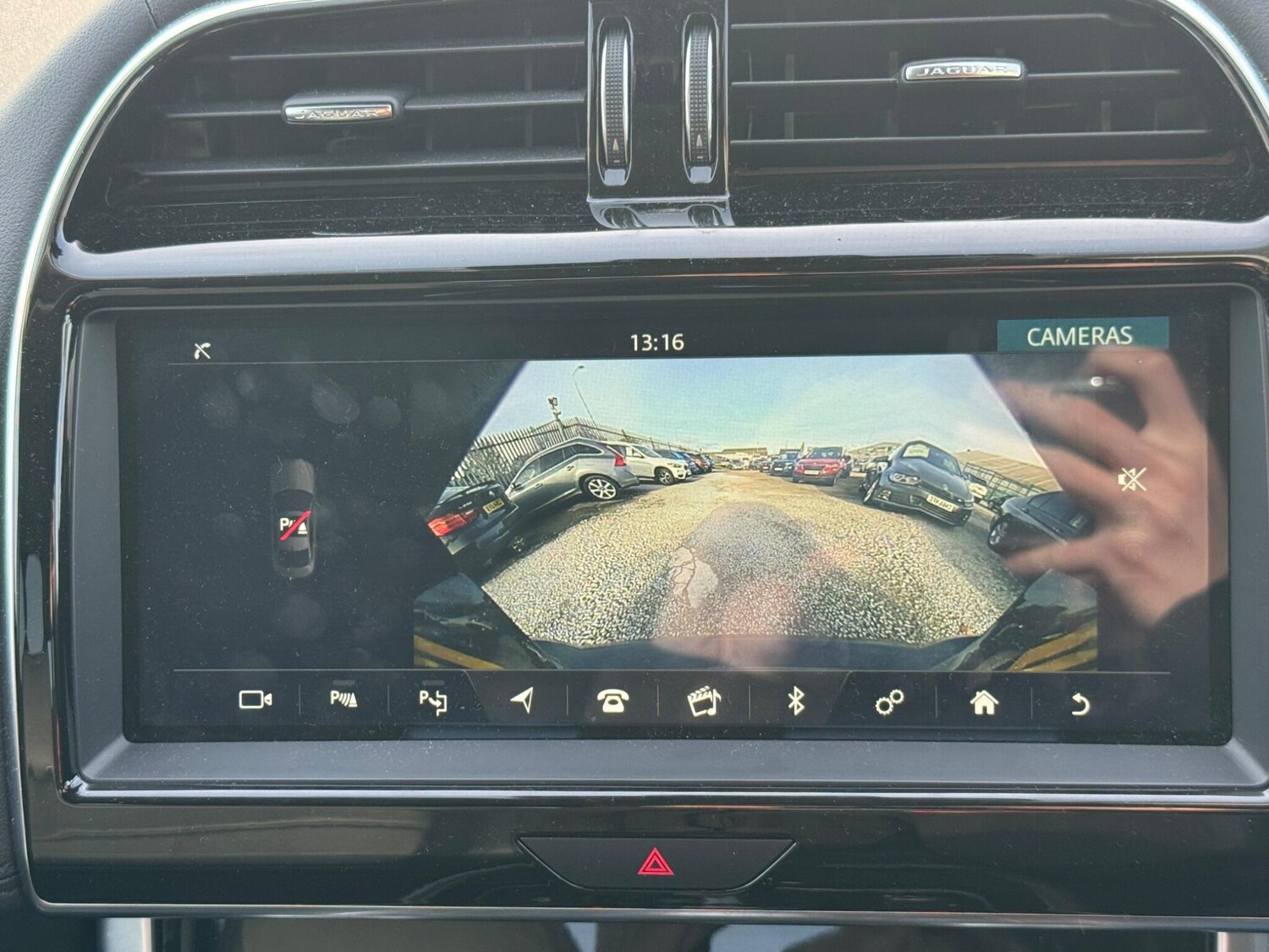 Used Jaguar XE 2020 for sale - 76537622: Photo 28