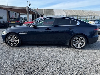 Used Jaguar XE 2020 for sale - 76537622: Photo