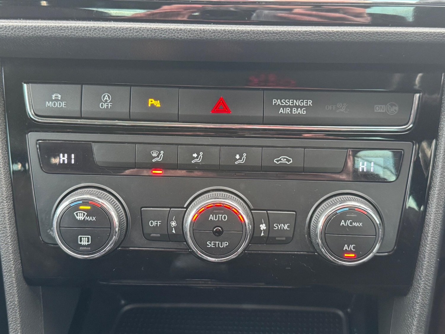 Used SEAT Leon 2019 for sale - 76349427: Photo 53