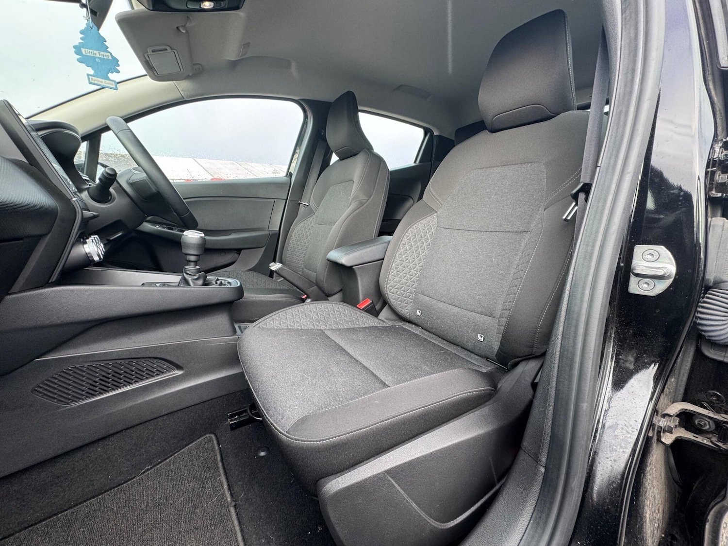 Used Renault Clio 2023 for sale - 76850456: Photo 10