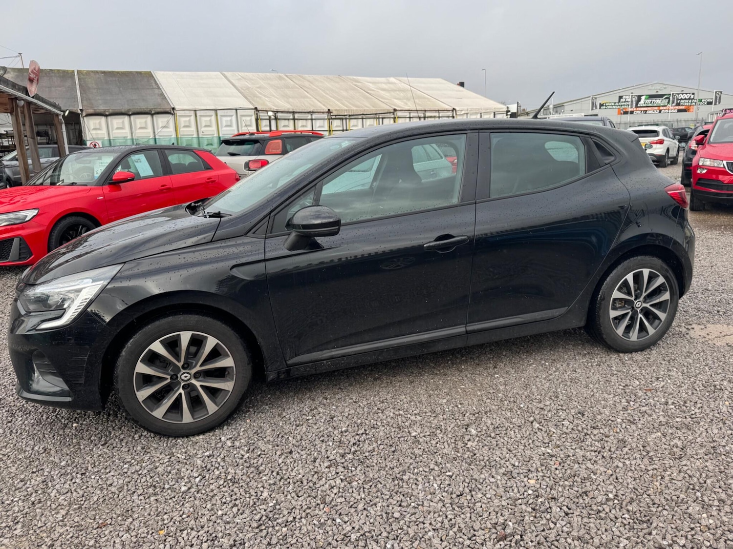 Used Renault Clio 2023 for sale - 76850456: Photo 3
