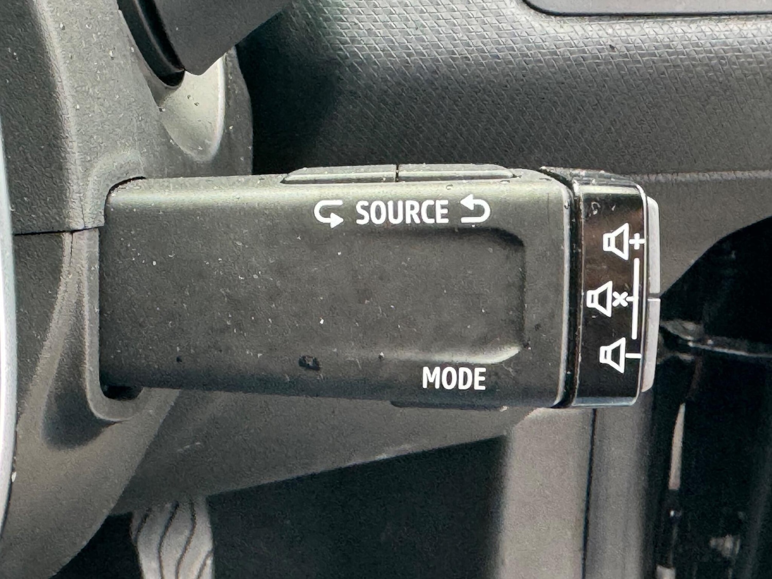 Used Renault Clio 2023 for sale - 76850456: Photo 37