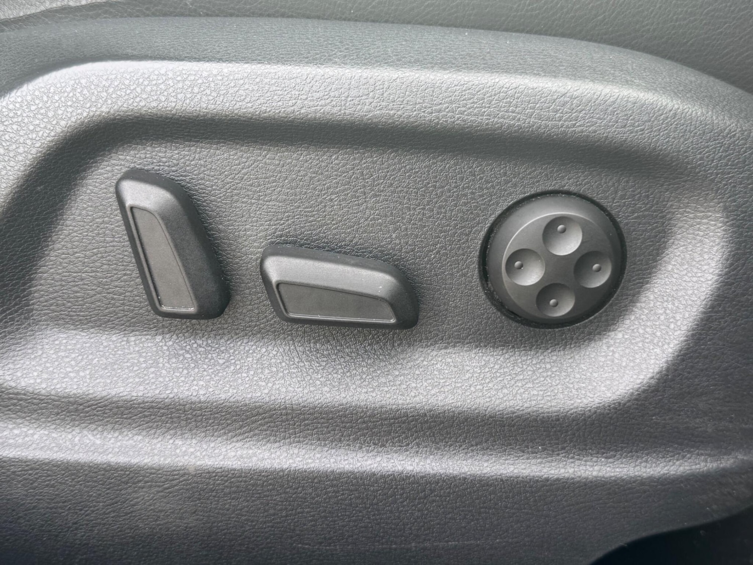 Used Volkswagen Tiguan 2015 for sale - 77524594: Photo 29