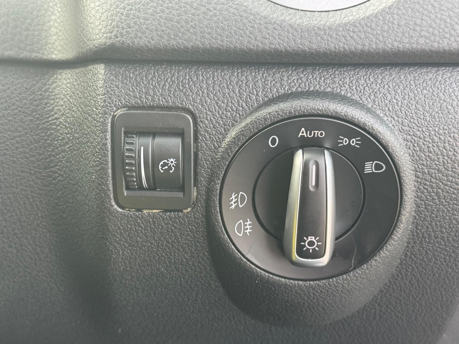 Used Volkswagen Tiguan 2015 for sale - 77524594: Photo 33