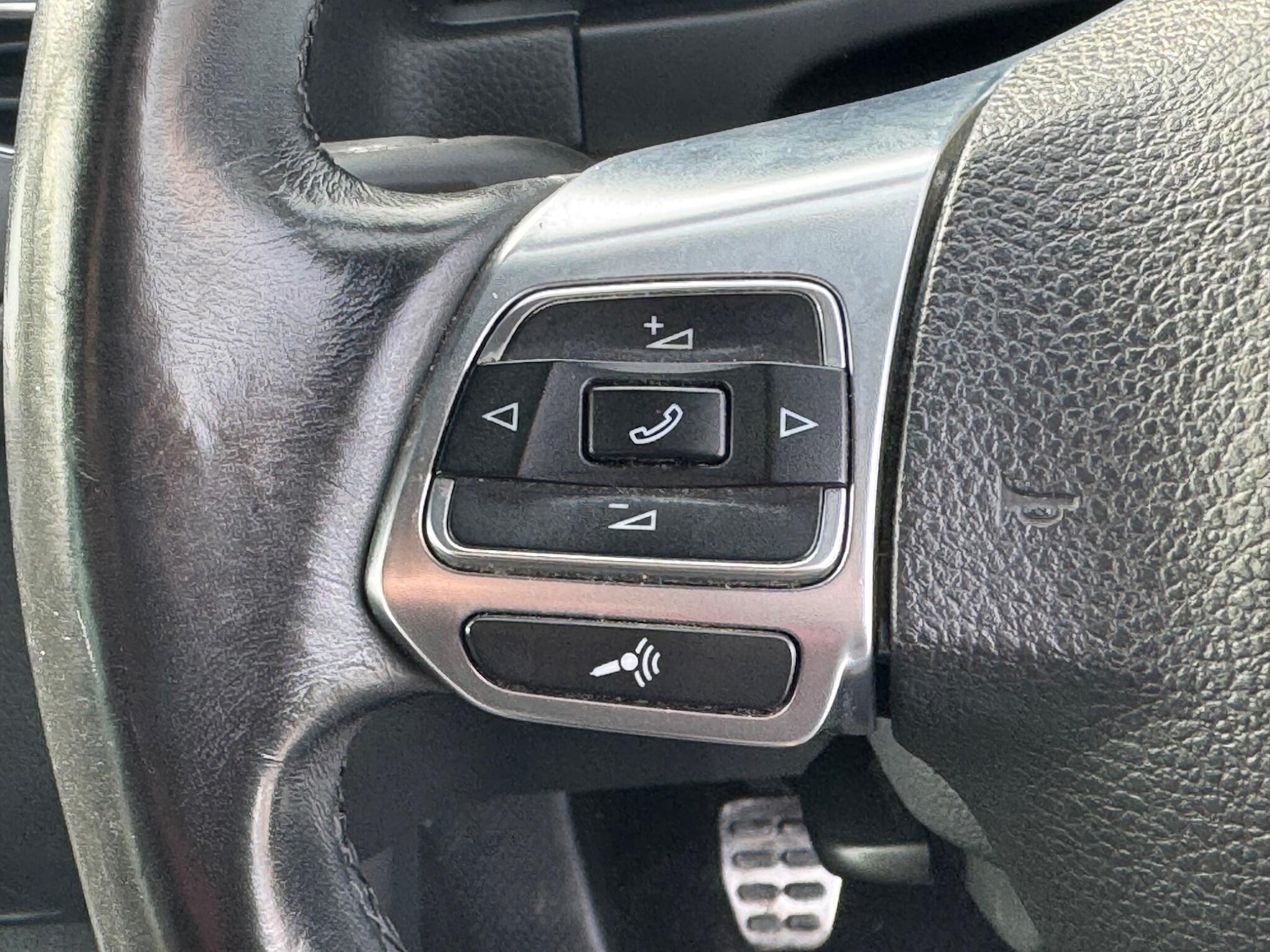 Used Volkswagen Tiguan 2015 for sale - 77524594: Photo 35