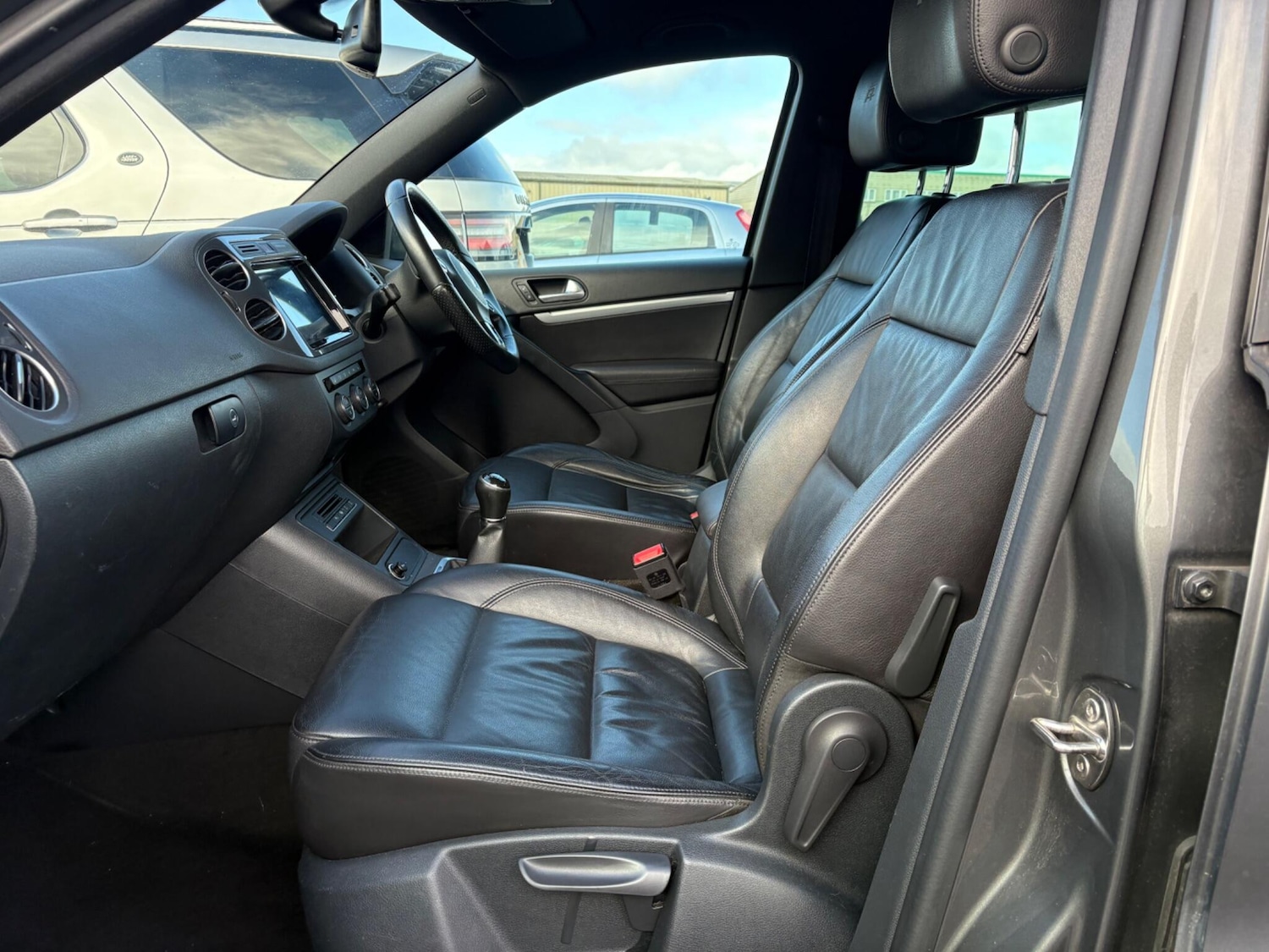 Used Volkswagen Tiguan 2015 for sale - 77524594: Photo 8