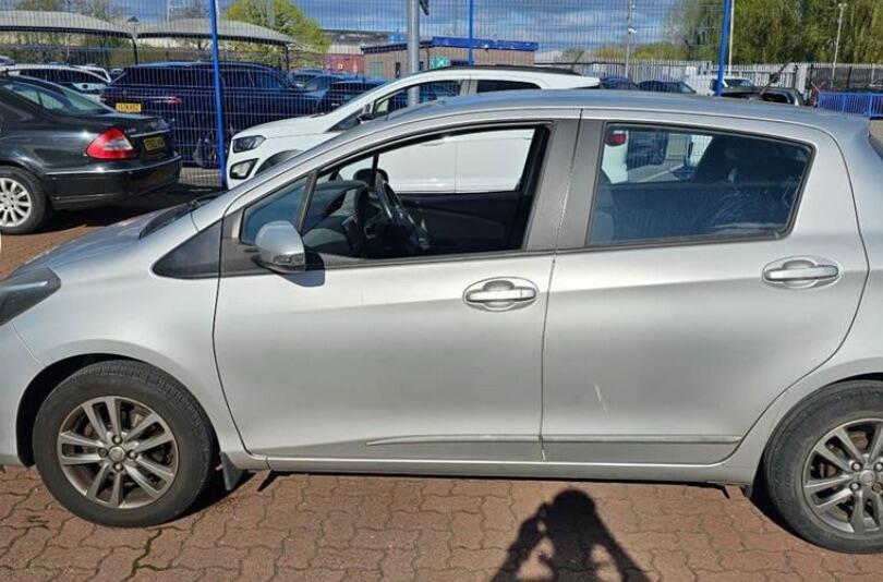 Used Toyota Yaris for sale - 78127900: Photo 2