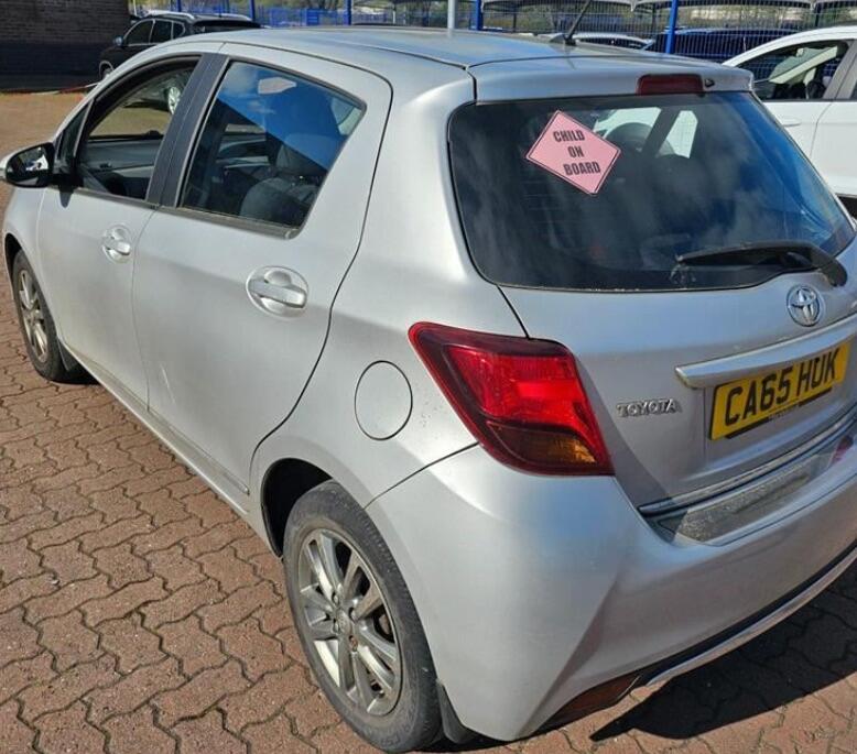 Used Toyota Yaris for sale - 78127900: Photo 3