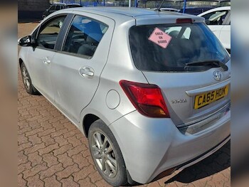 Used Toyota Yaris 2015 for sale - 78127900: Photo