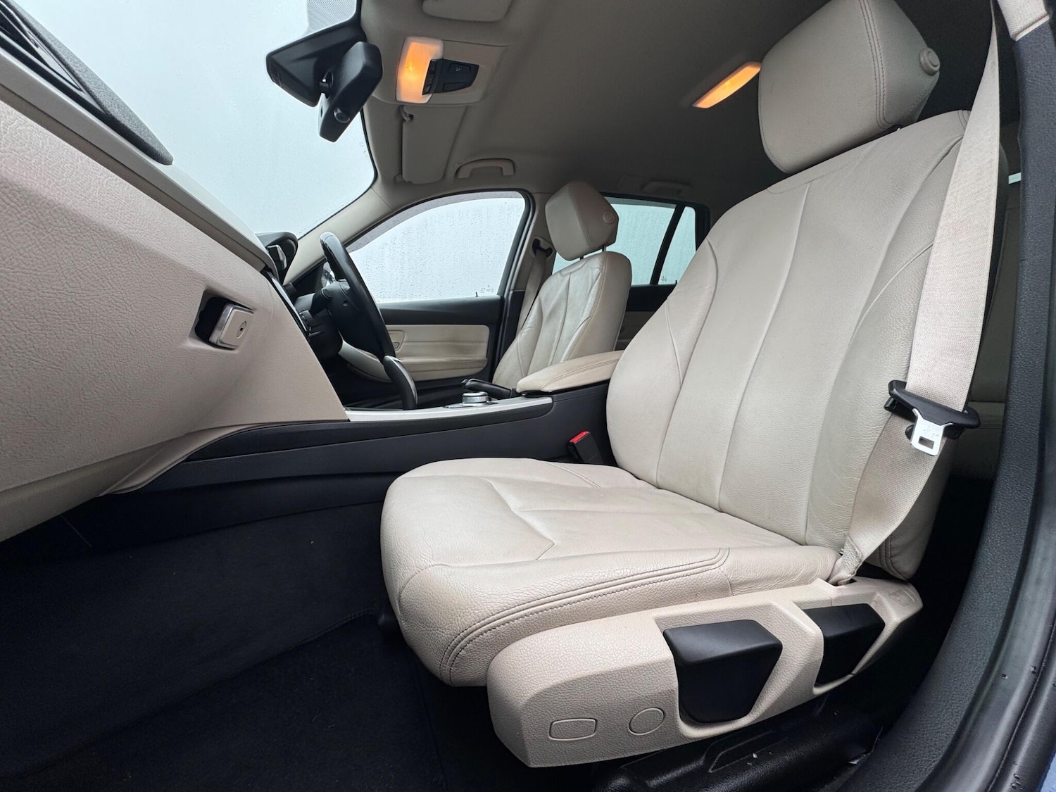 Used BMW 3 Series 2017 for sale - 77564896: Photo 12