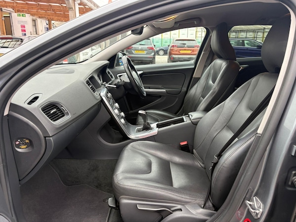Used Volvo V60 2018 for sale - 76306595: Photo 13