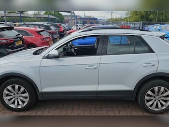 Used Volkswagen T-Roc 2019 for sale - 78361889: Photo