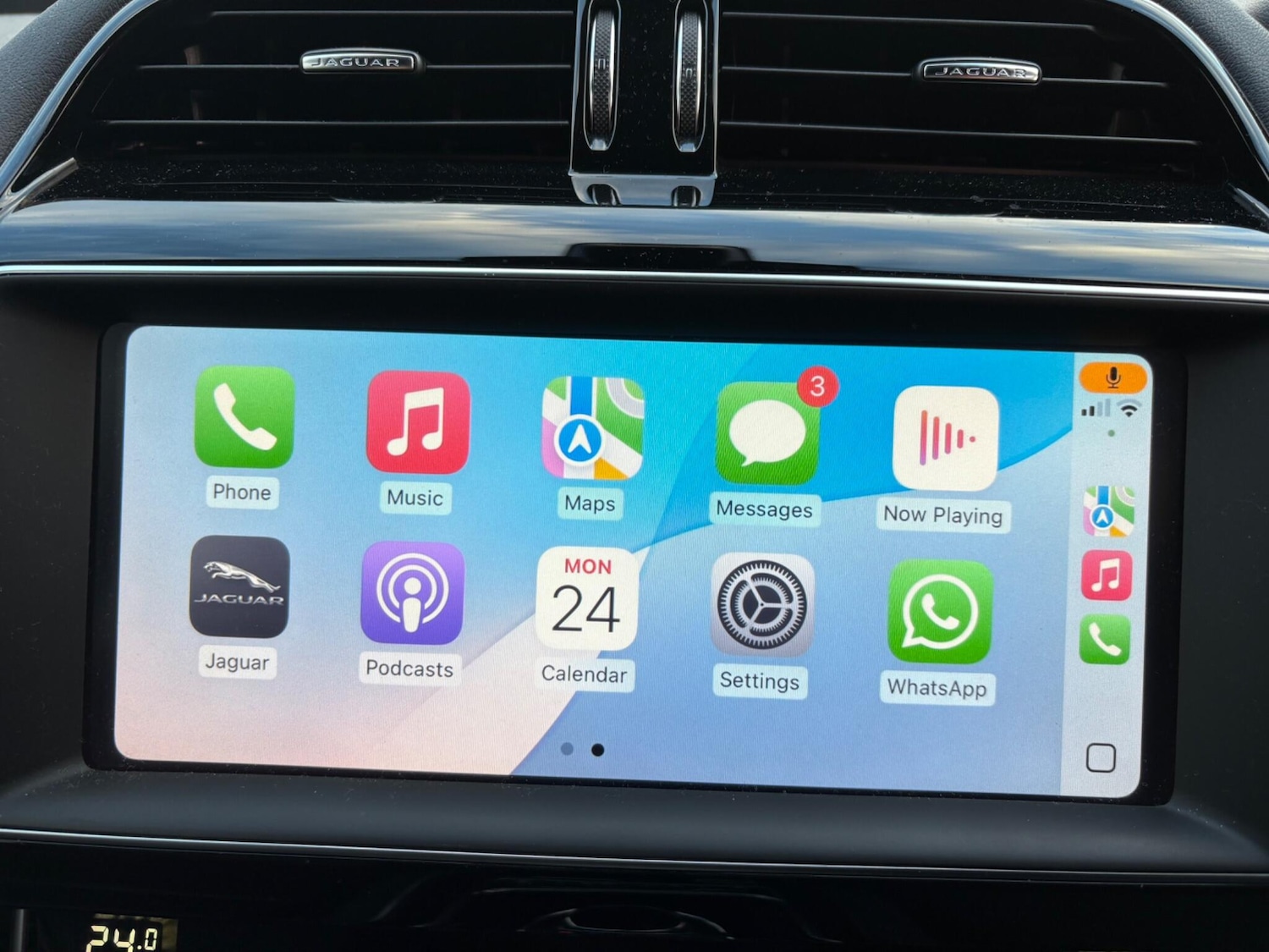 Used Jaguar XE 2019 for sale - 76688898: Photo 2