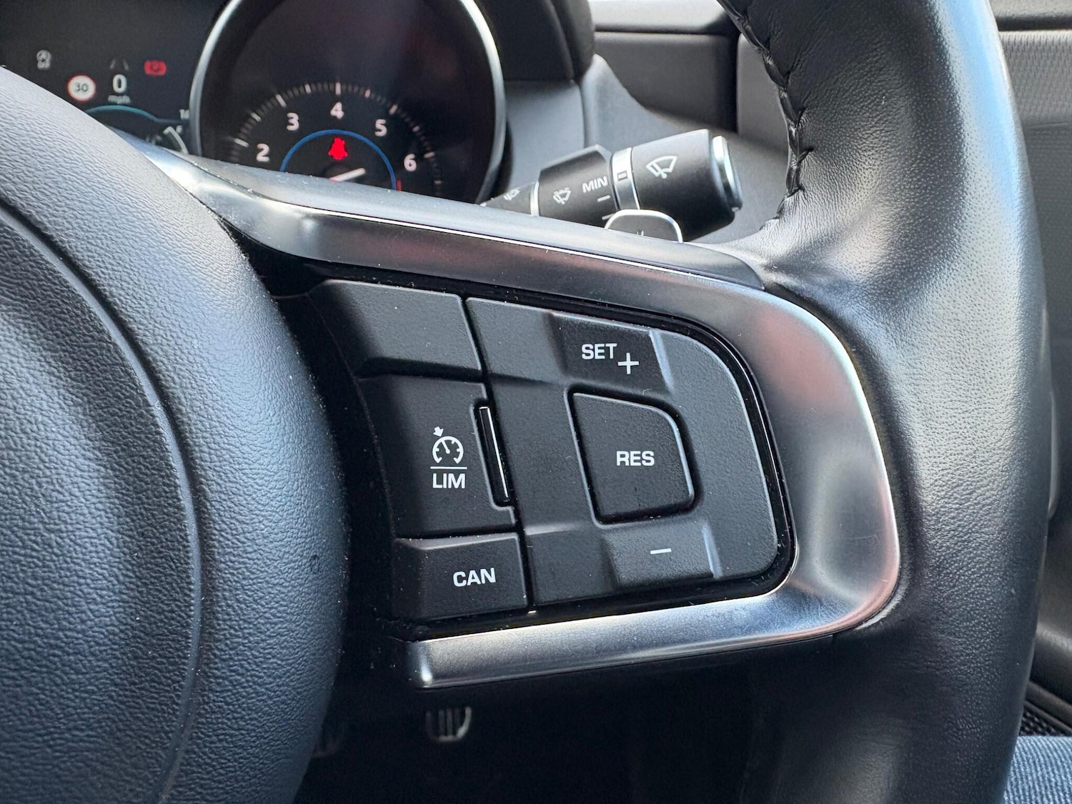 Used Jaguar XE 2019 for sale - 76688898: Photo 20