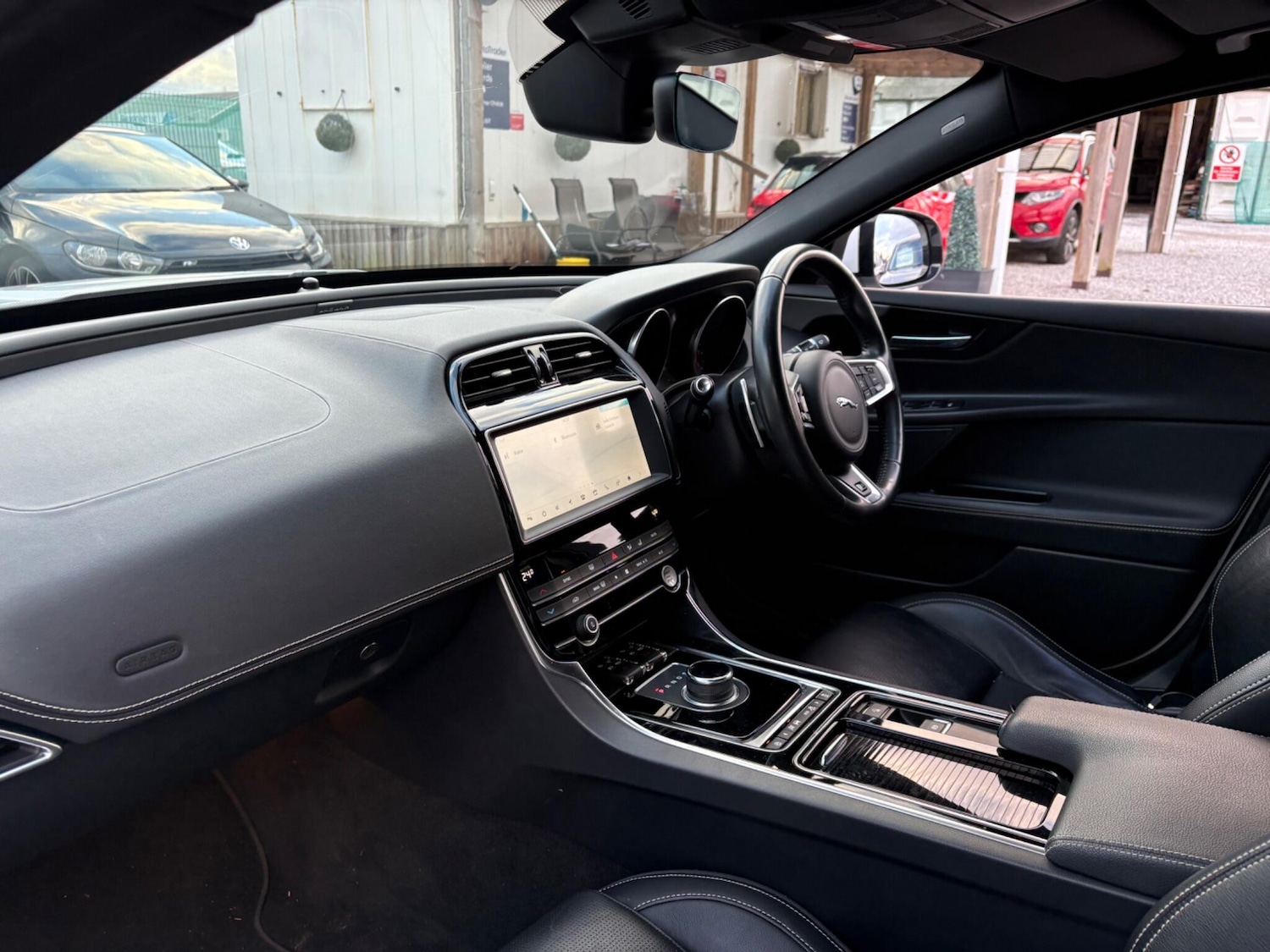 Used Jaguar XE 2019 for sale - 76688898: Photo 37