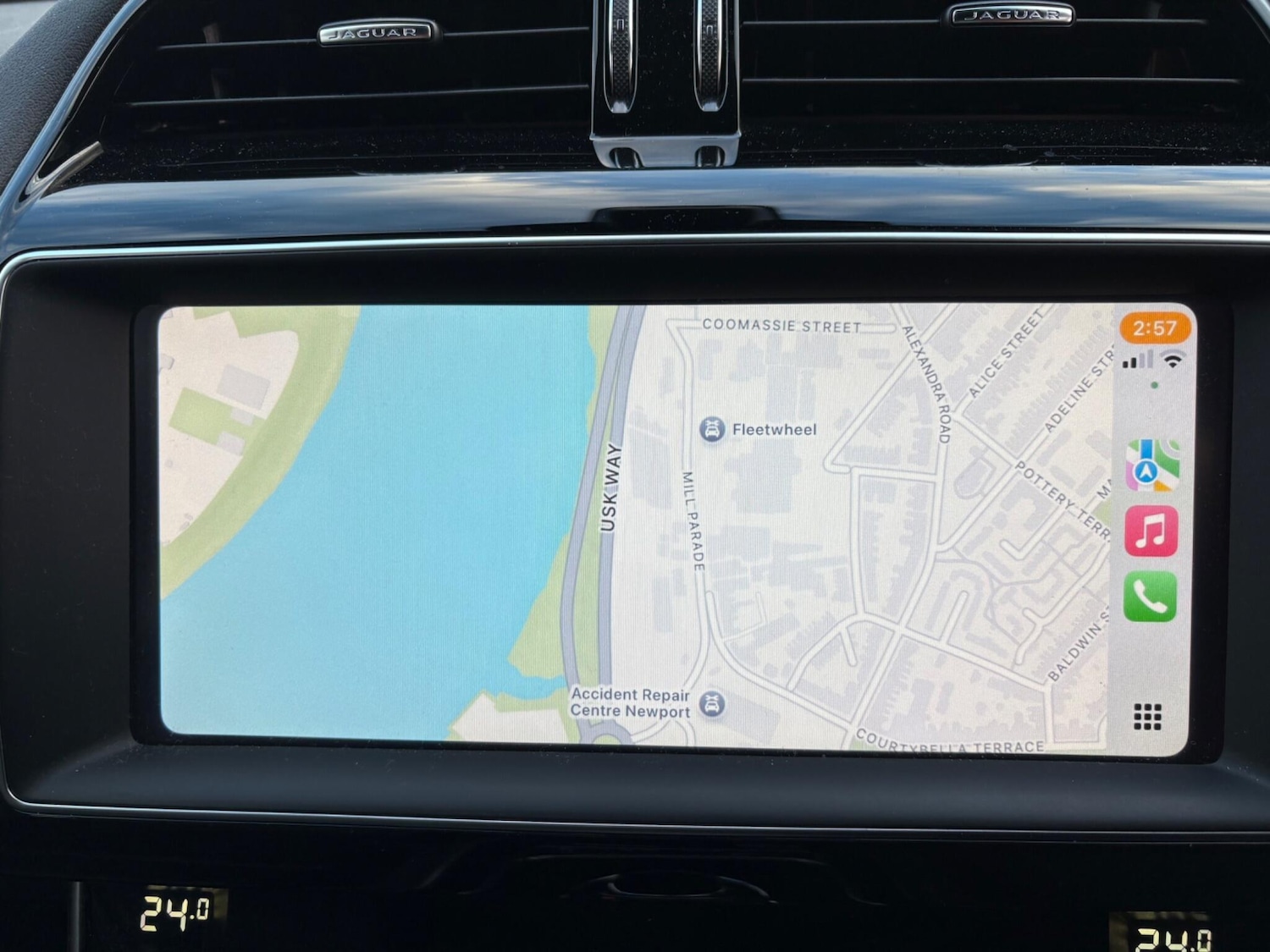 Used Jaguar XE 2019 for sale - 76688898: Photo 4