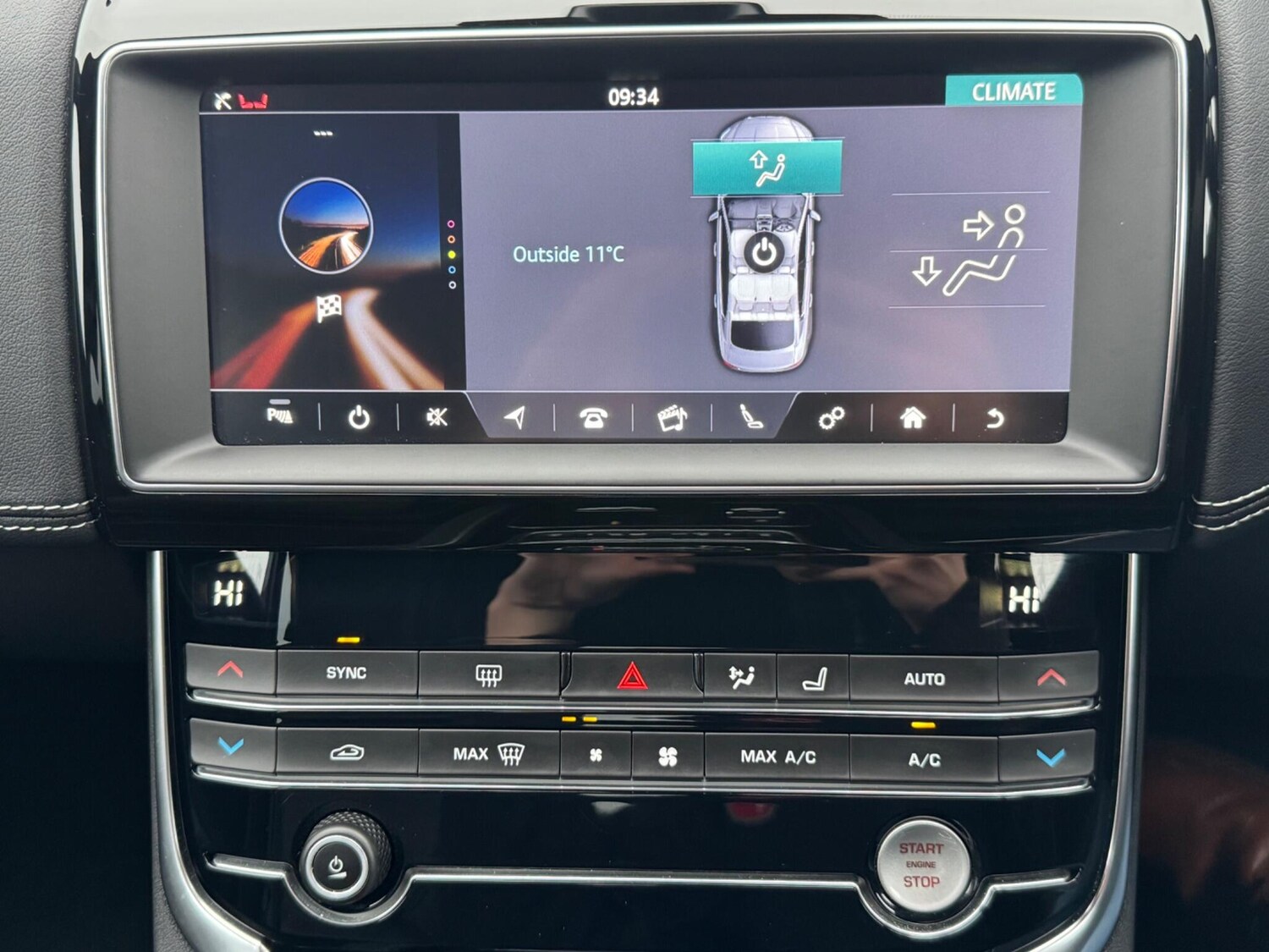 Used Jaguar XE 2019 for sale - 76688898: Photo 40