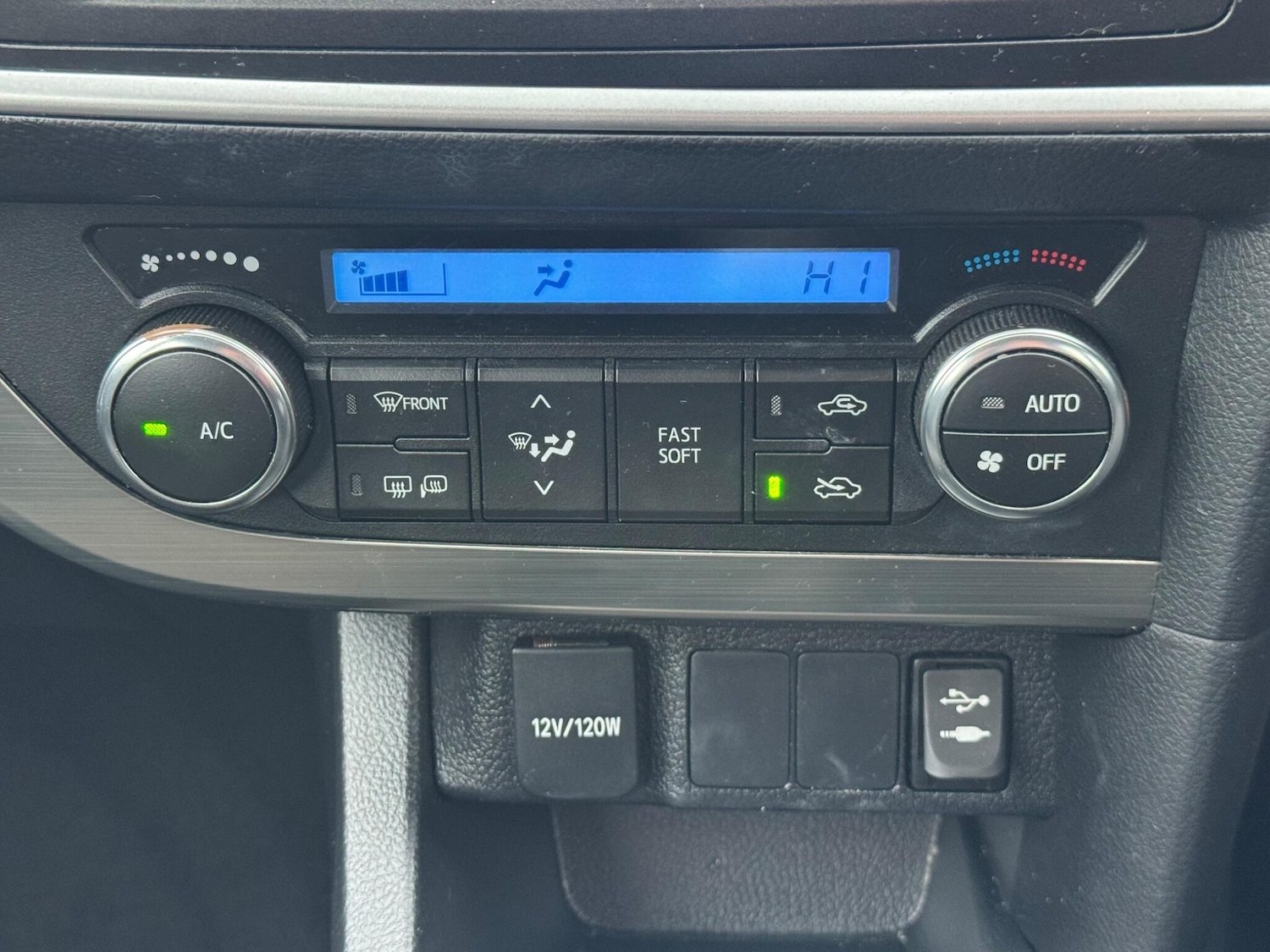 Used Toyota Auris 2014 for sale - 77455557: Photo 21