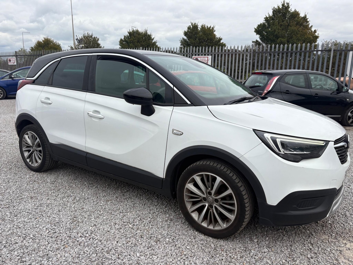 Used Vauxhall Crossland X 2019 for sale - 76083831: Photo 3