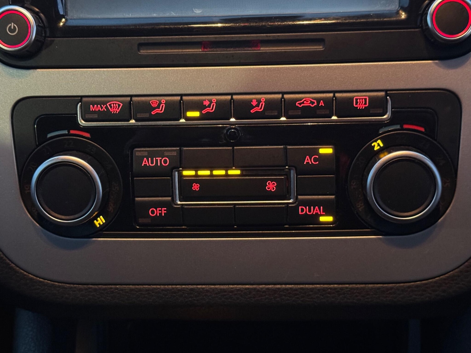 Used Volkswagen Scirocco 2011 for sale - 76800888: Photo 44