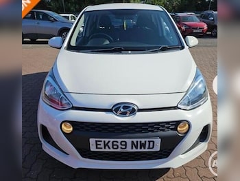 Used Hyundai i10 2019 for sale - 79552763: Photo