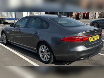 Used Jaguar XF 2018 for sale - 76317997: Photo 2