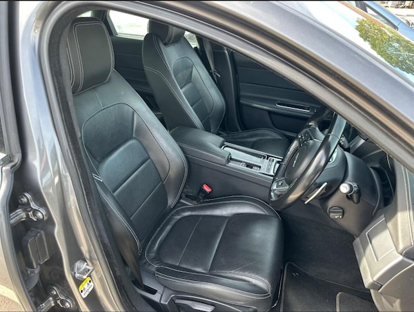 Used Jaguar XF 2018 for sale - 76317997: Photo 3