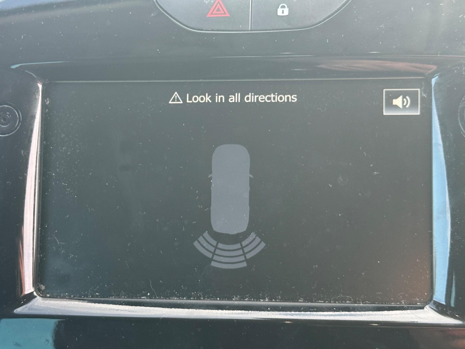 Used Renault Clio 2019 for sale - 78100378: Photo 2