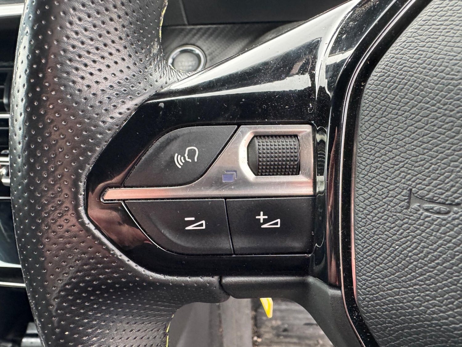 Used Peugeot 2008 for sale - 77824502: Photo 32