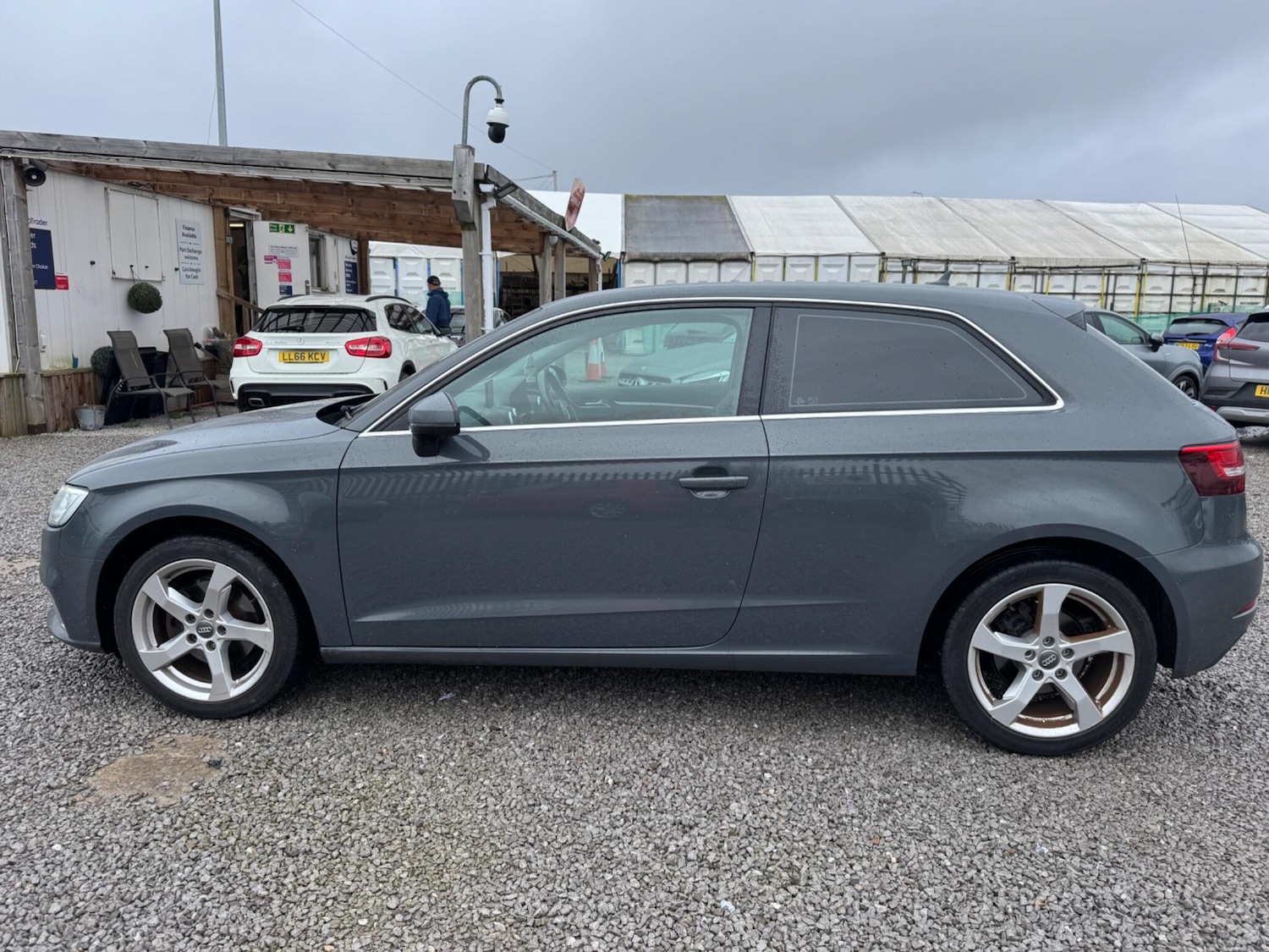 Used Audi A3 2016 for sale - 77646147: Photo 2