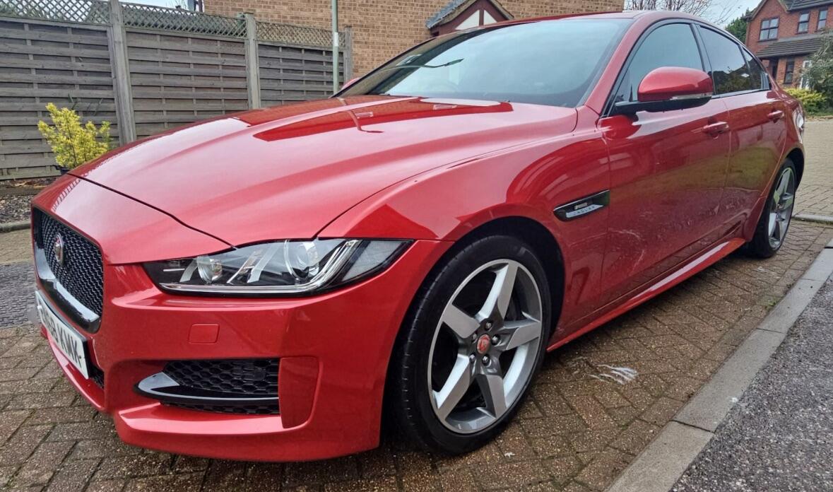 Used Jaguar XE 2018 for sale - 76596965: Photo 1