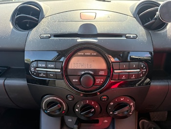 Used Mazda Mazda2 2013 for sale - 78384622: Photo